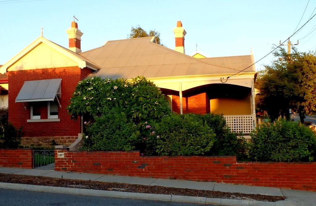 Hamptons Inn Bed & Breakfast Fremantle Exterior photo