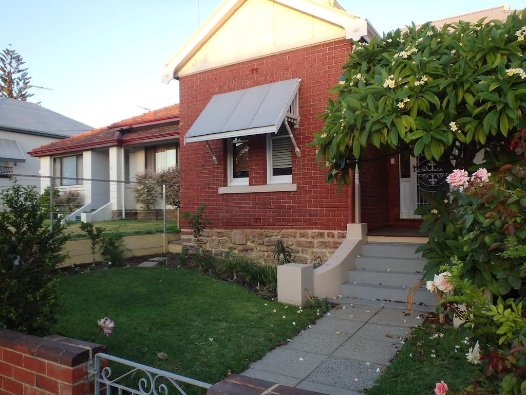 Hamptons Inn Bed & Breakfast Fremantle Exterior photo